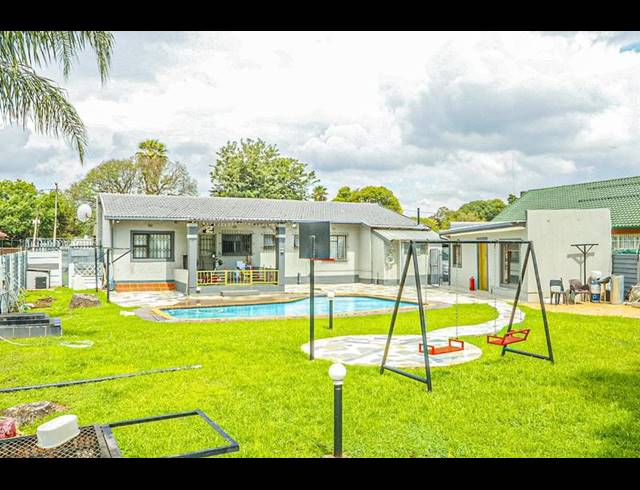 3 BEDROOM HOUSE FOR SALE IN CRESSLAWN